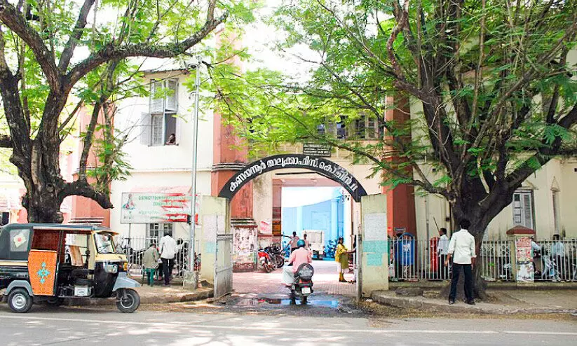 കണയന്നൂർ താലൂക്ക് ഓഫിസ് എയർ ഇന്ത്യ കെട്ടിടത്തിലേക്ക് മാറ്റുന്നു കണയന്നൂർ താലൂക്ക് ഓഫിസ് എയർ ഇന്ത്യ കെട്ടിടത്തിലേക്ക് മാറ്റുന്നു