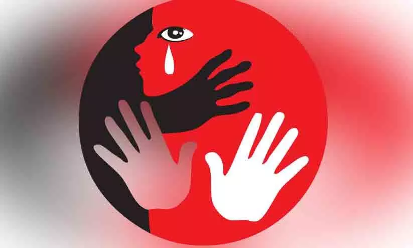 ഐ.സി.യു പീഡനം: പൊലീസ് കുറ്റപത്രം സമർപ്പിച്ചു ഐ.സി.യു പീഡനം: പൊലീസ് കുറ്റപത്രം സമർപ്പിച്ചു