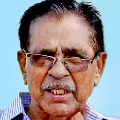 ച​ന്ദ്ര​ൻ