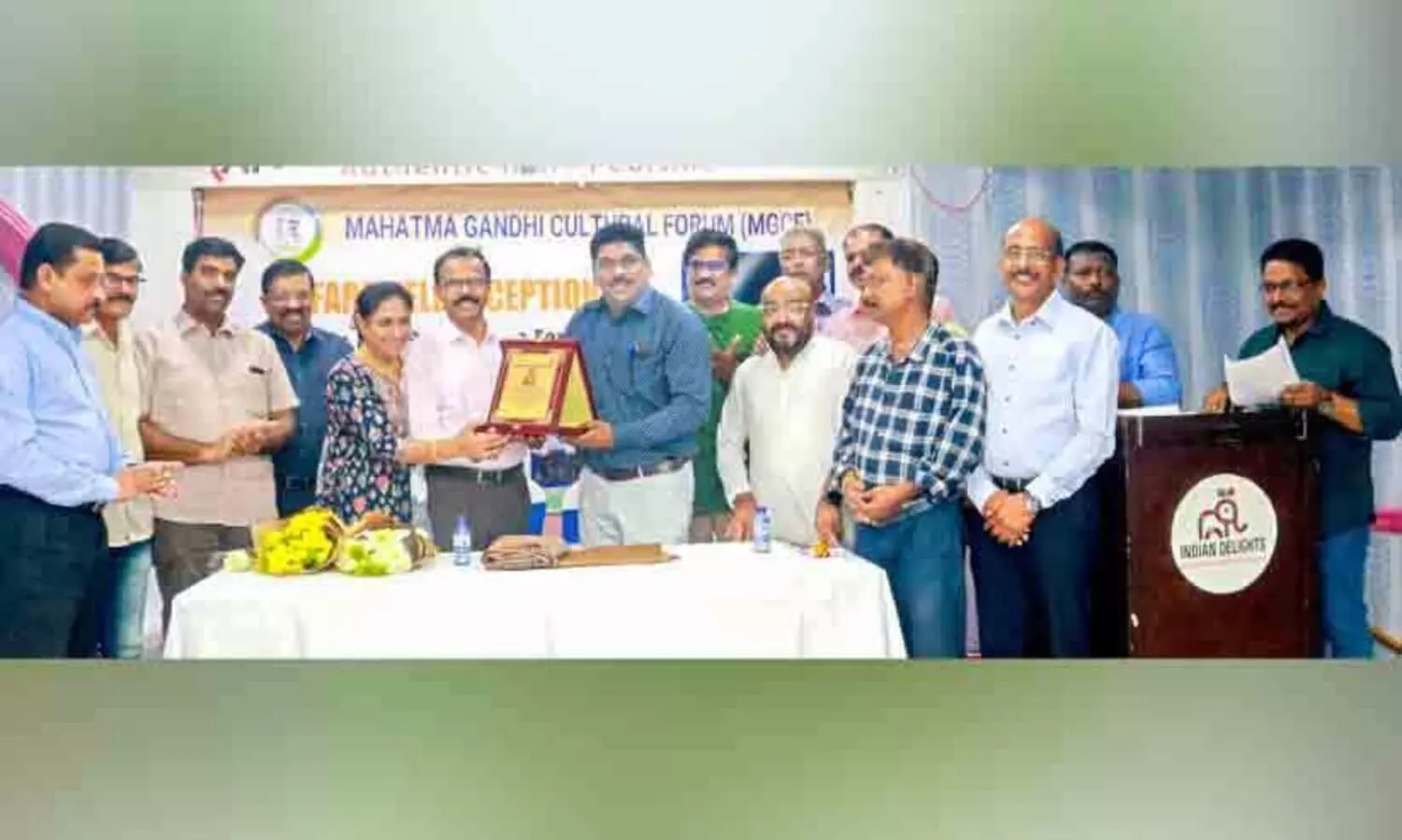 അ​ഡ്വ. പോ​ൾ സെ​ബാ​സ്റ്റ്യ​നും കു​ടും​ബ​ത്തി​നും യാ​ത്ര​യ​യ​പ്പ്