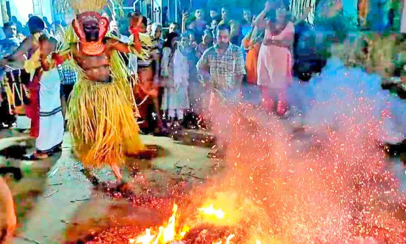 ഐശ്വര്യ പ്രതീക്ഷകളോടെ കലിയനെ വരവേറ്റു ഐശ്വര്യ പ്രതീക്ഷകളോടെ കലിയനെ വരവേറ്റു