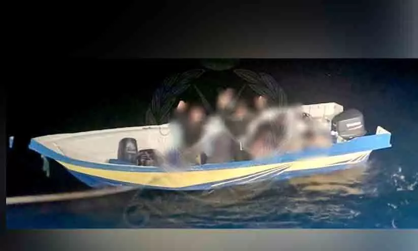 നുഴഞ്ഞുകയറ്റം; 12 വിദേശികൾ പിടിയിൽ നുഴഞ്ഞുകയറ്റം; 12 വിദേശികൾ പിടിയിൽ