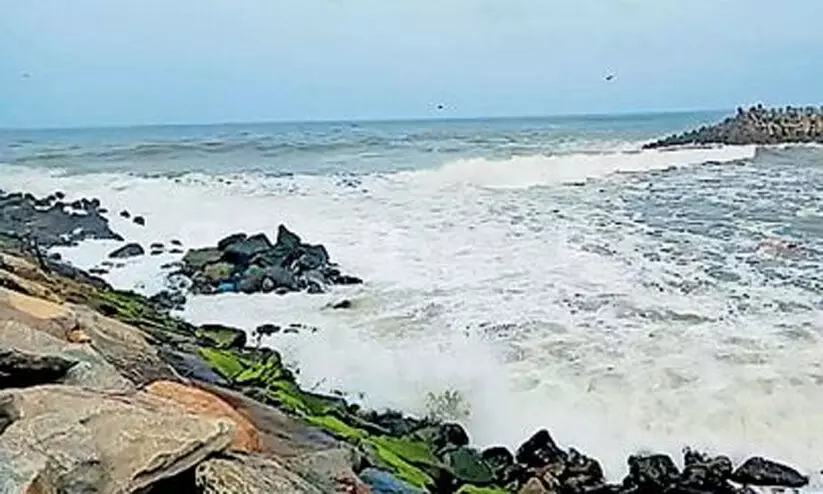 മുതലപ്പൊഴിയില്‍ കേന്ദ്രസംഘമെത്തി; ശാശ്വത പരിഹാരമുണ്ടാക്കാന്‍ ശ്രമമെന്ന് വി.മുരളീധരന്‍