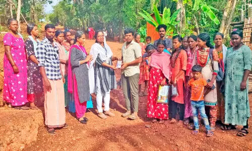 രാഷ്ട്രപതിഭവനിൽ ഗോത്രനൃത്തം അവതരിപ്പിച്ചവരെ അനുമോദിച്ചു