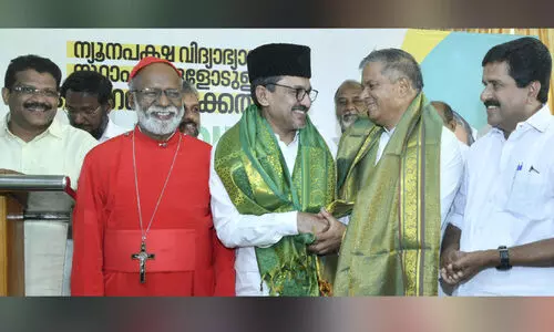 വിദ്യാഭ്യാസത്തിന്​ സംവിധാനമൊരുക്കേണ്ടത്​ സർക്കാർ ഉത്തരവാദിത്തം -സാദിഖലി തങ്ങൾ