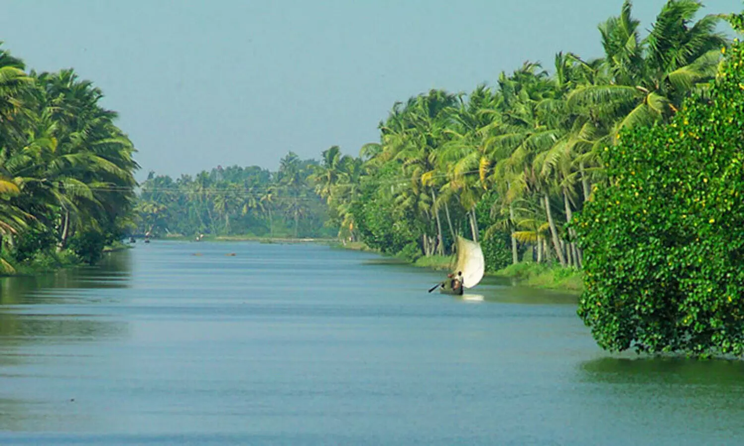 കുട്ടനാട്ടിൽ സർവത്ര വെള്ളം; കുടിക്കാനിത്തിരിയില്ല