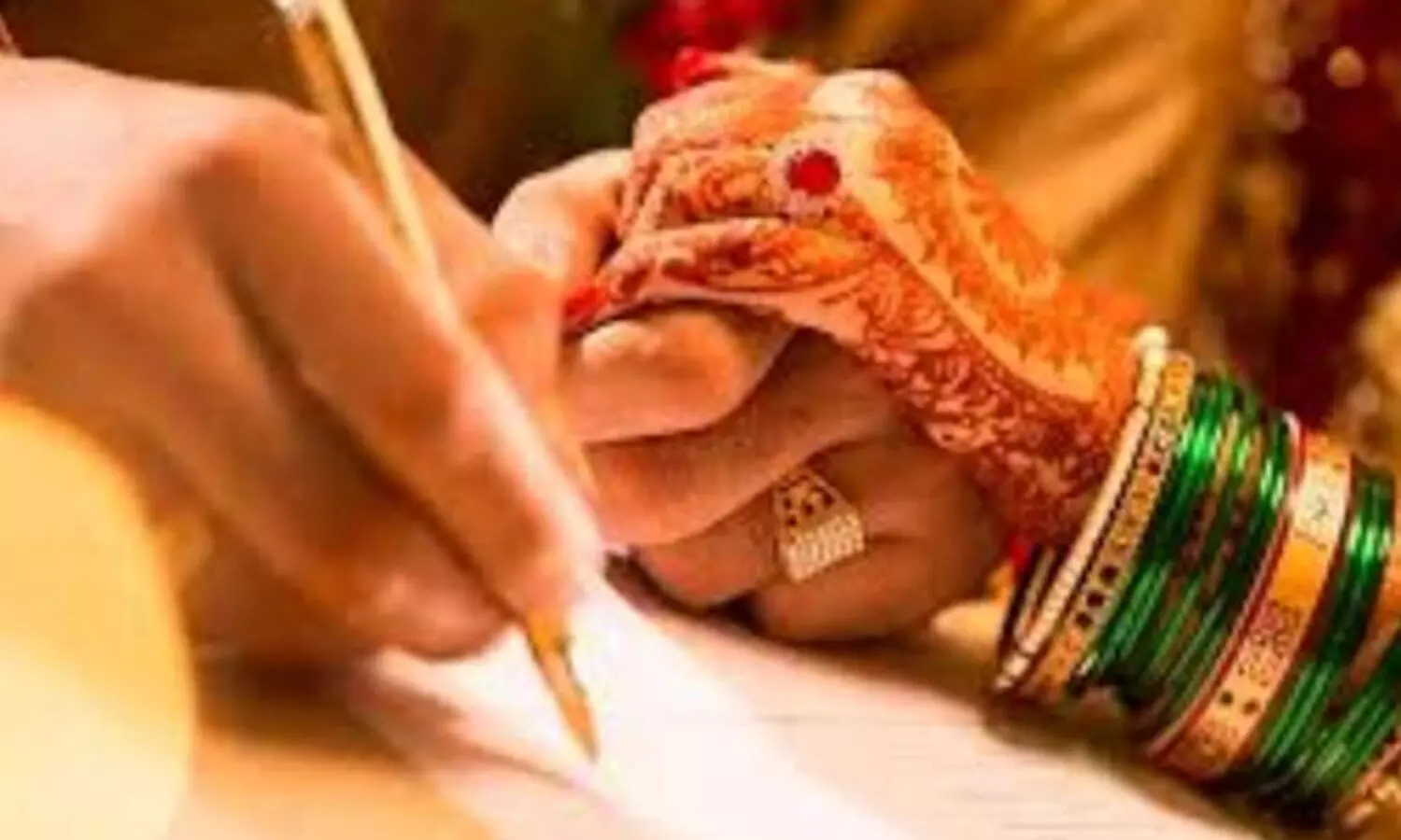 പരേതരായ ദമ്പതികളുടെ വിവാഹം 15 വർഷത്തിനുശേഷം രജിസ്റ്റർ ചെയ്യാൻ ഉത്തരവ്