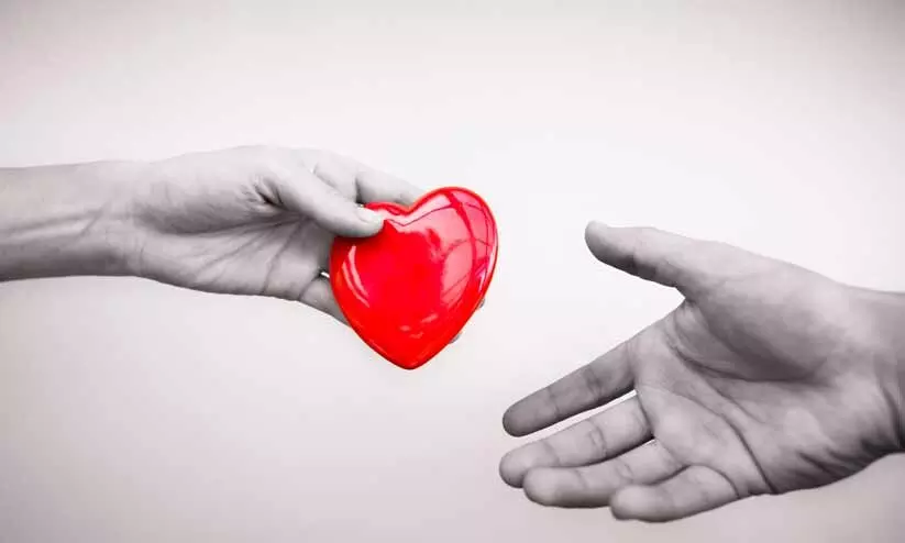 പ്രയാസമനുഭവിക്കുന്ന കുടുംബങ്ങളെ സഹായിക്കാൻ ബഹ്റൈൻ വ്യാപാരിസമൂഹം പ്രയാസമനുഭവിക്കുന്ന കുടുംബങ്ങളെ സഹായിക്കാൻ ബഹ്റൈൻ വ്യാപാരിസമൂഹം