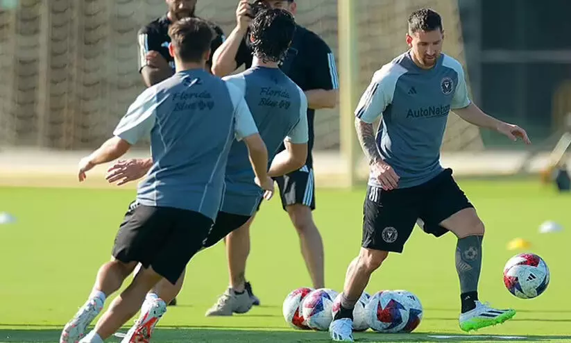 ചിരിച്ചുകൊണ്ട് മെസ്സി മയാമി താരങ്ങൾക്കൊപ്പം...; ആദ്യമായി പരിശീലനത്തിനിറങ്ങി സൂപ്പർതാരം ചിരിച്ചുകൊണ്ട് മെസ്സി മയാമി താരങ്ങൾക്കൊപ്പം...; ആദ്യമായി പരിശീലനത്തിനിറങ്ങി സൂപ്പർതാരം