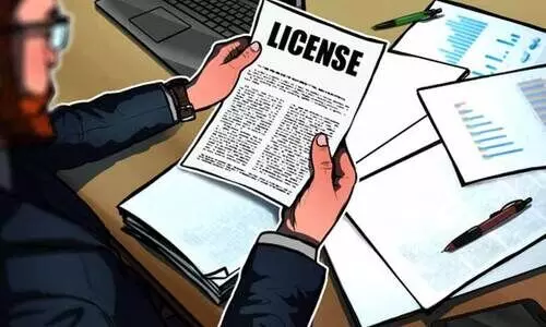 ഡ്രൈ​വി​ങ്​ ലൈ​സ​ൻ​സ്, ര​ജി​സ്​​ട്രേ​ഷ​ൻ കാ​ർ​ഡ്​​ നാ​ട്ടി​ലെ​ത്തും