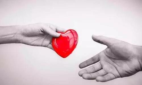 പ്ര​യാ​സ​മ​നു​ഭ​വി​ക്കു​ന്ന കു​ടും​ബ​ങ്ങ​ളെ സ​ഹാ​യി​ക്കാ​ൻ ബ​ഹ്​​റൈ​ൻ വ്യാ​പാ​രി​സ​മൂ​ഹം