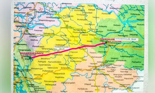 തങ്കളം-കാക്കനാട് നാലുവരിപ്പാത ചുവപ്പ്​ സിഗ്നലിൽ