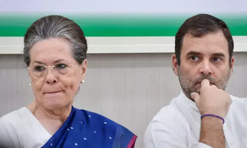 സോണിയയും രാഹുലും സഞ്ചരിച്ച വിമാനം അടിയന്തരമായി നിലത്തിറക്കി