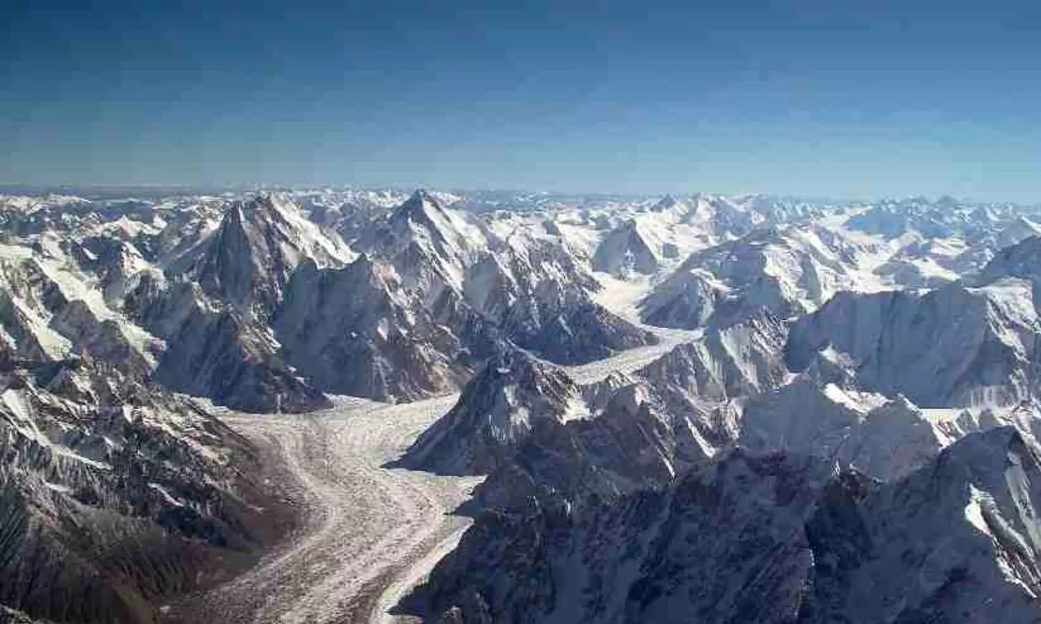 സിയാച്ചിനിലുണ്ടായ തീപിടിത്തത്തിൽ ഒരു സൈനിക ഉദ്യോഗസ്ഥൻ മരിച്ചു; മൂന്ന് സൈനികർക്ക് പരിക്കേറ്റു