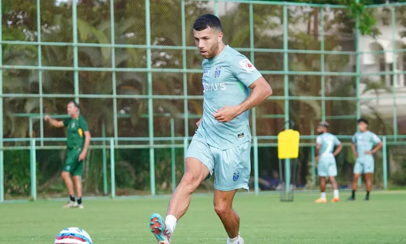 ഒരുക്കത്തിലേ ബ്ലാസ്റ്റേഴ്സിന് തിരിച്ചടി; സൂപ്പർതാരത്തിന് പരിക്ക്; സീസണിലെ ഭൂരിഭാഗം മത്സരങ്ങളും നഷ്ടമാകും ഒരുക്കത്തിലേ ബ്ലാസ്റ്റേഴ്സിന് തിരിച്ചടി; സൂപ്പർതാരത്തിന് പരിക്ക്; സീസണിലെ ഭൂരിഭാഗം മത്സരങ്ങളും നഷ്ടമാകും