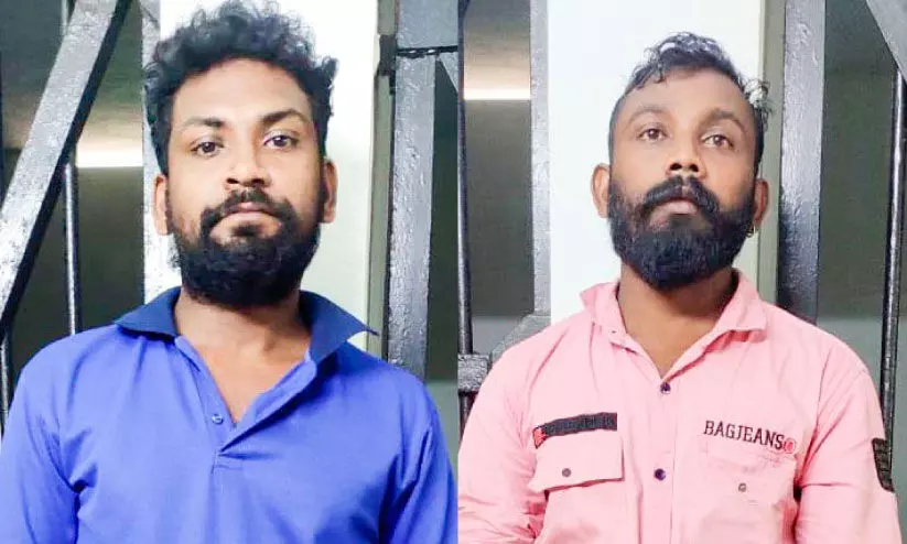 ബാർ ജീവനക്കാരനെ കൊലപ്പെടുത്താൻ ശ്രമം; യുവാക്കള് അറസ്റ്റിൽ ബാർ ജീവനക്കാരനെ കൊലപ്പെടുത്താൻ ശ്രമം; യുവാക്കള് അറസ്റ്റിൽ