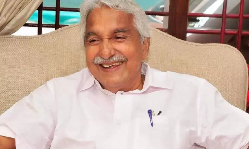 ‘വഹിച്ച സ്ഥാനങ്ങൾ കൊണ്ട് അളക്കാൻ കഴിയാത്ത നിലയിൽ ഉയർന്ന വ്യക്തിത്വം’; ഉമ്മൻ ചാണ്ടിക്ക് ആദരമർപ്പിച്ച് മന്ത്രിസഭ യോഗം ‘വഹിച്ച സ്ഥാനങ്ങൾ കൊണ്ട് അളക്കാൻ കഴിയാത്ത നിലയിൽ ഉയർന്ന വ്യക്തിത്വം’; ഉമ്മൻ ചാണ്ടിക്ക് ആദരമർപ്പിച്ച് മന്ത്രിസഭ യോഗം