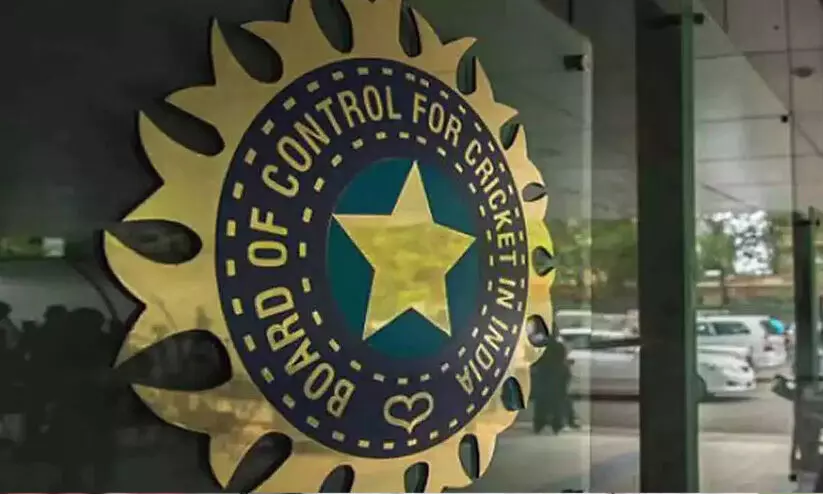 ഇന്നത്തെ ലോകകപ്പ് മത്സര ടിക്കറ്റുകൾ കരിഞ്ചന്തയിൽ; ബി.സി.സി.ഐക്ക് നോട്ടീസയച്ച് കൊൽക്കത്ത പൊലീസ് ഇന്നത്തെ ലോകകപ്പ് മത്സര ടിക്കറ്റുകൾ കരിഞ്ചന്തയിൽ; ബി.സി.സി.ഐക്ക് നോട്ടീസയച്ച് കൊൽക്കത്ത പൊലീസ്