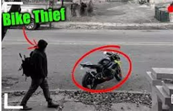 ബൈക്ക് മോഷ്ടാക്കള പിടികൂടി ബൈക്ക് മോഷ്ടാക്കള പിടികൂടി