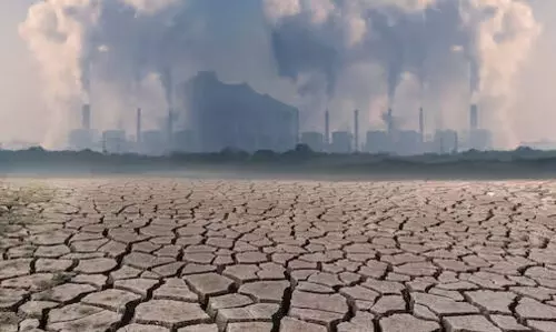 കാലാവസ്ഥയിലുമില്ലേ രാഷ്ട്രീയവും വാർത്തയും?