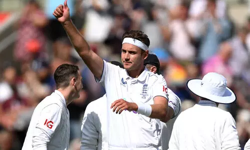 ആഷസ് നാലാം ടെസ്റ്റ്: ഓസീസ് പൊരുതുന്നു ആഷസ് നാലാം ടെസ്റ്റ്: ഓസീസ് പൊരുതുന്നു