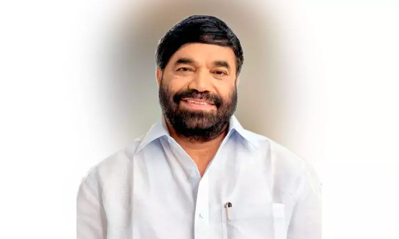 മായാത്ത സൗഹൃദം; വിലാപയാത്രക്കൊപ്പം മന്ത്രി വാസവനും