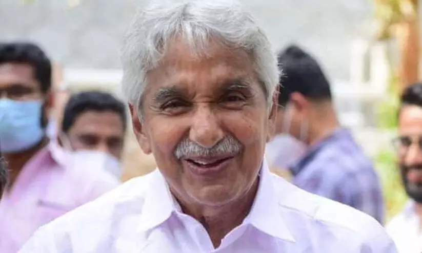 കാത്തുനിന്നത് മണിക്കൂറുകൾ; നിറഞ്ഞുകവിഞ്ഞ് ജനസഞ്ചയം കാത്തുനിന്നത് മണിക്കൂറുകൾ; നിറഞ്ഞുകവിഞ്ഞ് ജനസഞ്ചയം