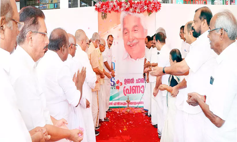 ഉമ്മൻ ചാണ്ടിക്കായി സർവമത പ്രാർഥന ഉമ്മൻ ചാണ്ടിക്കായി സർവമത പ്രാർഥന