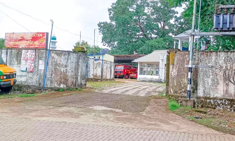 നഗരസഭ സ്ഥലം നൽകിയില്ല; ഫയർസ്റ്റേഷൻ ഇപ്പോഴും താൽക്കാലിക കെട്ടിടത്തിൽ