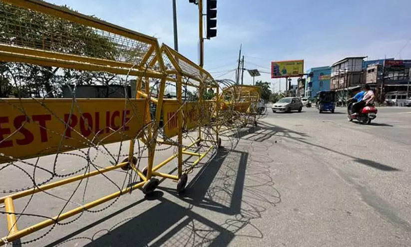 ‘റോഡിലൂടെ നഗ്നരാക്കി നടത്തുമ്പോൾ പൊലീസ് നോക്കിനിന്നു, സഹായിക്കാനെത്തിയില്ല’ -മണിപ്പൂരിൽ ആൾക്കൂട്ട ആക്രമണത്തിന് ഇരകളായ സ്ത്രീകൾ ‘റോഡിലൂടെ നഗ്നരാക്കി നടത്തുമ്പോൾ പൊലീസ് നോക്കിനിന്നു, സഹായിക്കാനെത്തിയില്ല’ -മണിപ്പൂരിൽ ആൾക്കൂട്ട ആക്രമണത്തിന് ഇരകളായ സ്ത്രീകൾ