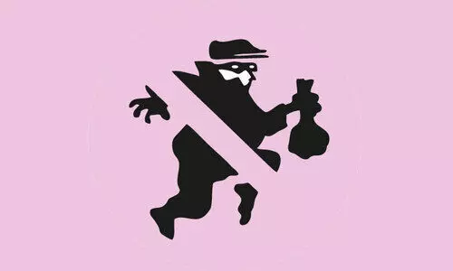 വീട്ടമ്മയുടെ കഴുത്തിൽ കയർമുറുക്കി നാലരപ്പവൻ കവർന്നു വീട്ടമ്മയുടെ കഴുത്തിൽ കയർമുറുക്കി നാലരപ്പവൻ കവർന്നു