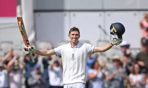 ആഷസ്: സാക് ക്രോളിക്ക് സെഞ്ച്വറി; അതിവേഗം ലീഡെടുത്ത് ഇംഗ്ലണ്ട് ആഷസ്: സാക് ക്രോളിക്ക് സെഞ്ച്വറി; അതിവേഗം ലീഡെടുത്ത് ഇംഗ്ലണ്ട്