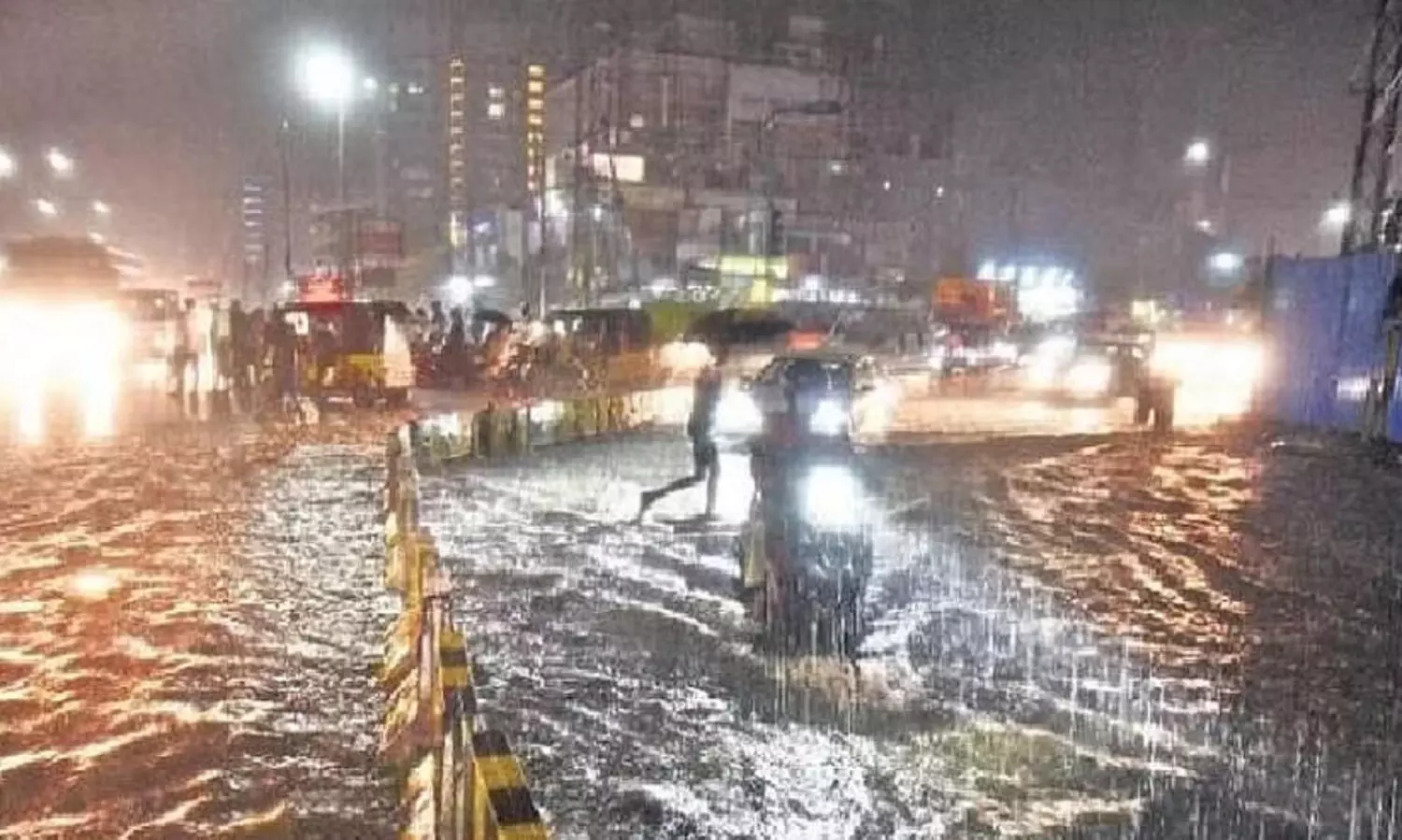 കനത്തമഴ: ഹൈദരാബാദ് നഗരം വെള്ളപ്പൊക്ക ഭീഷണിയിൽ