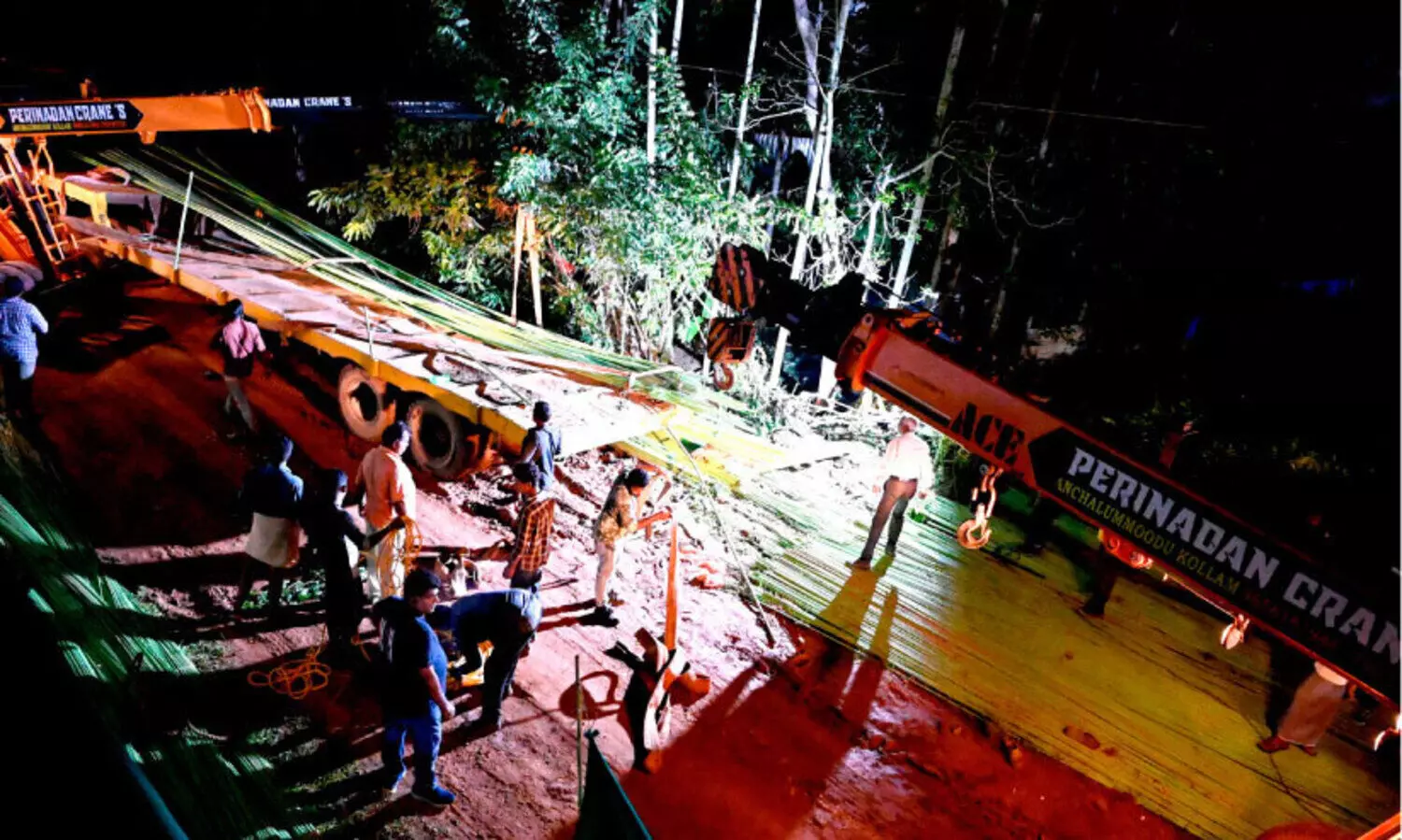 ലോറിയിൽനിന്ന്​ കമ്പി മറിഞ്ഞ്​ തൊഴിലാളി അടിയിൽപെട്ടു