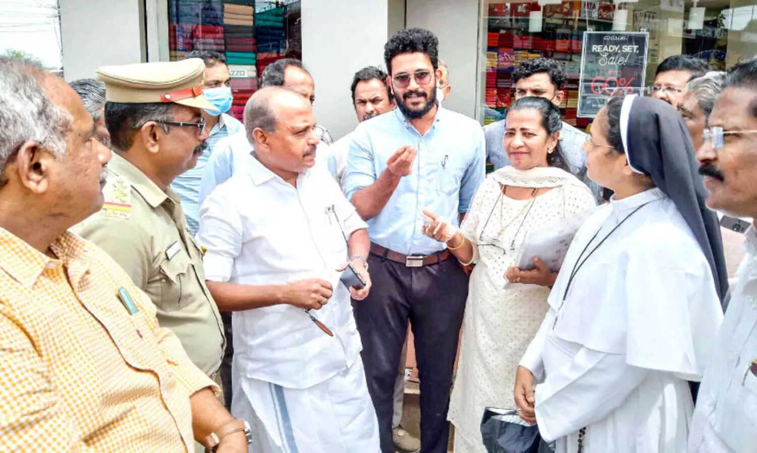 അപകടങ്ങൾ പതിവ്; അങ്കമാലി ബാങ്ക് കവല ഇനി ‘ബ്ലാക്ക് സ്പോട്ട്’