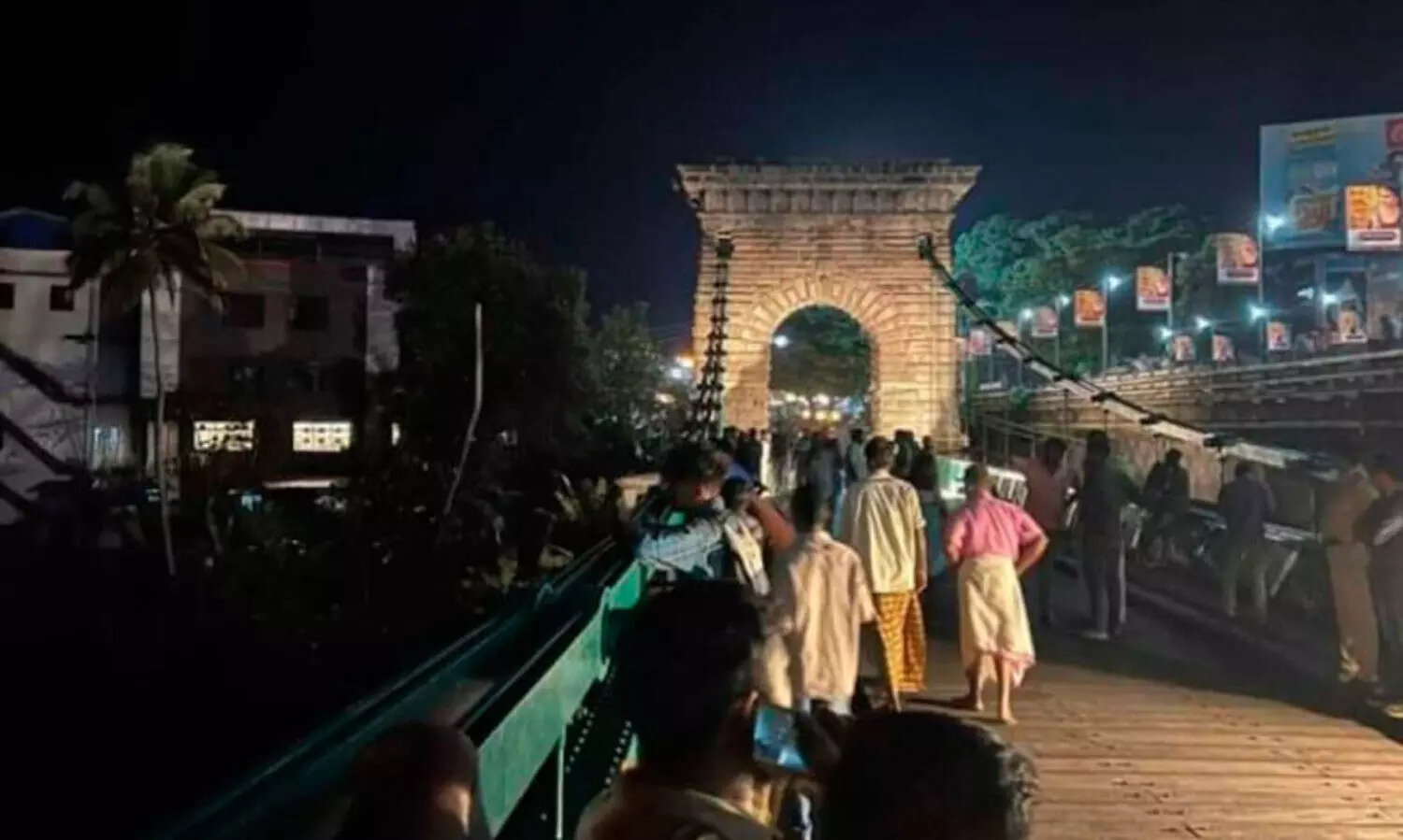 കല്ലടയാറ്റിൽ ചാടിയ യുവതിക്കായി തെരച്ചിൽ