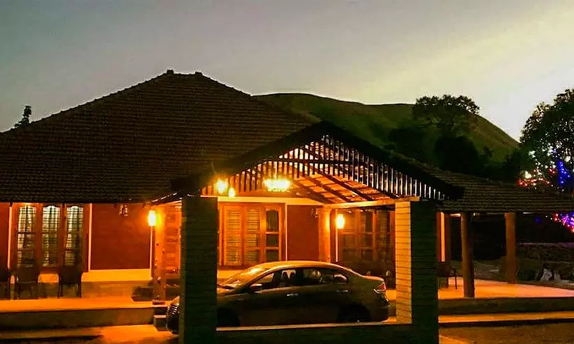 വനത്തിനുള്ളില് അനധികൃത നിര്മാണം; സ്റ്റോണ് വാലി റിസോര്ട്ട് റവന്യൂ അധികൃതര് പിടിച്ചെടുത്തു വനത്തിനുള്ളില് അനധികൃത നിര്മാണം; സ്റ്റോണ് വാലി റിസോര്ട്ട് റവന്യൂ അധികൃതര് പിടിച്ചെടുത്തു