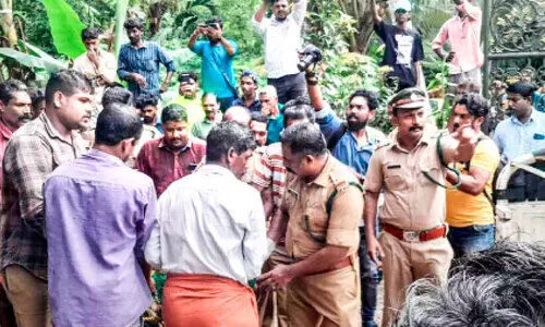 ജഡം കാണാൻ എത്തിയത് നൂറുകണക്കിനാളുകൾ; അതുംമ്പുംകുളത്ത് കടുവപ്പേടി ഒഴിഞ്ഞു