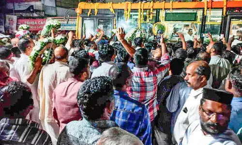 ജനനായകനെ കാത്തിരുന്ന്​ തിരുവല്ലയും