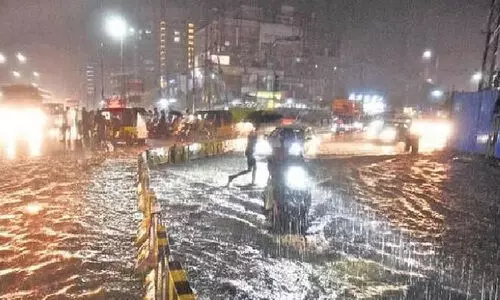 കനത്തമഴ: ഹൈദരാബാദ് നഗരം വെള്ളപ്പൊക്ക ഭീഷണിയിൽ കനത്തമഴ: ഹൈദരാബാദ് നഗരം വെള്ളപ്പൊക്ക ഭീഷണിയിൽ