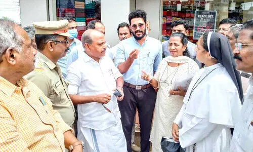 അപകടങ്ങൾ പതിവ്; അങ്കമാലി ബാങ്ക് കവല ഇനി ‘ബ്ലാക്ക് സ്പോട്ട്’