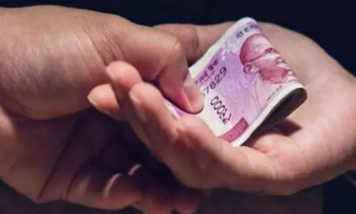 കൈക്കൂലി കേസിൽ ഓവർസീയർക്ക് രണ്ട് വർഷം കഠിന തടവും ഒരു ലക്ഷം രൂപ പിഴയും