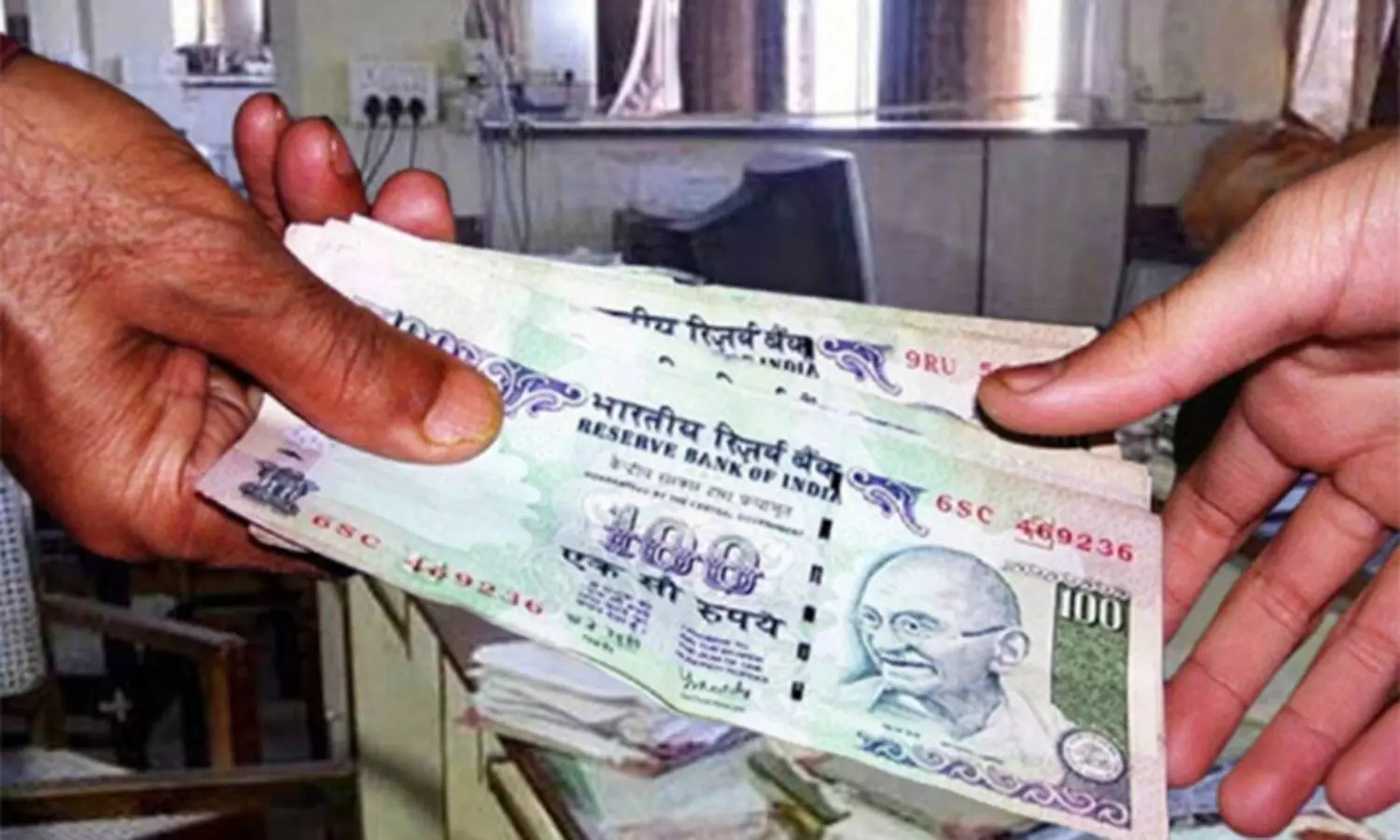 കൈക്കൂലി കേസിൽ മുൻ സബ് ഇൻസ്പെക്ടർക്ക് മൂന്ന് വർഷം കഠിന തടവും 65,000 രൂപ പിഴയും