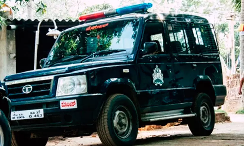 ബജ്റംഗ്ദൾ നേതാക്കൾക്ക് മംഗളൂരു വർഗീയത വിരുദ്ധ സ്ക്വാഡിന്റെ നോട്ടീസ്; 60 തീവ്രഹിന്ദുത്വ സദാചാര ഗുണ്ടകൾ നിരീക്ഷണത്തിൽ ബജ്റംഗ്ദൾ നേതാക്കൾക്ക് മംഗളൂരു വർഗീയത വിരുദ്ധ സ്ക്വാഡിന്റെ നോട്ടീസ്; 60 തീവ്രഹിന്ദുത്വ സദാചാര ഗുണ്ടകൾ നിരീക്ഷണത്തിൽ