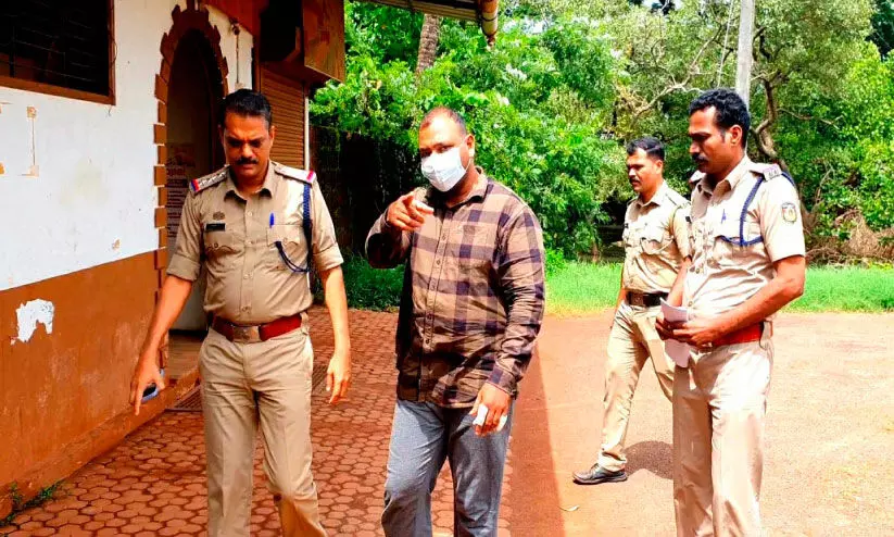 ബാറിലെ കൊല; പ്രതിയുമായി തെളിവെടുപ്പ് നടത്തി ബാറിലെ കൊല; പ്രതിയുമായി തെളിവെടുപ്പ് നടത്തി