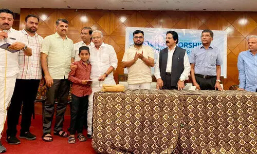 മിടുക്കരായ വിദ്യാർഥികൾക്ക് സ്‌കോളര്‍ഷിപ്പുമായി എ.ഐ.കെ.എം.സി.സി