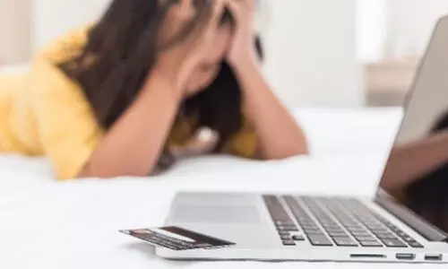 വീട്ടിലിരുന്ന്​ ലക്ഷങ്ങൾ സമ്പാദിക്കാമെന്ന് പരസ്യം: യുവതിക്ക് നഷ്ടമായത് 9.5 ലക്ഷം