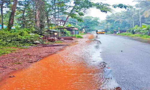 ഡ്രെയിനേജ് നികത്തി; മഴ പെയ്താൽ നന്മണ്ട -നരിക്കുനി റോഡിൽ യാത്ര ദുഷ്കരം