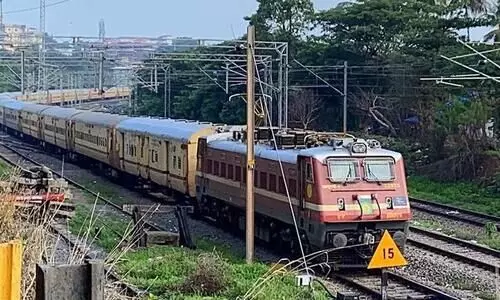 മംഗളൂരു-തിരു.-കരാവലി എക്സ്പ്രസ് ട്രെയിനുകൾക്ക് നാമങ്ങൾ നിർദേശിച്ച് കട്ടീൽ എംപി