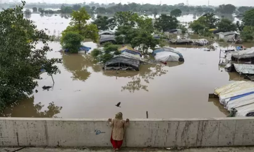 യമുനയിലെ ജലനിരപ്പ് ഉയരുന്നു; ഡൽഹി വീണ്ടും പ്രളയഭീതിയിൽ